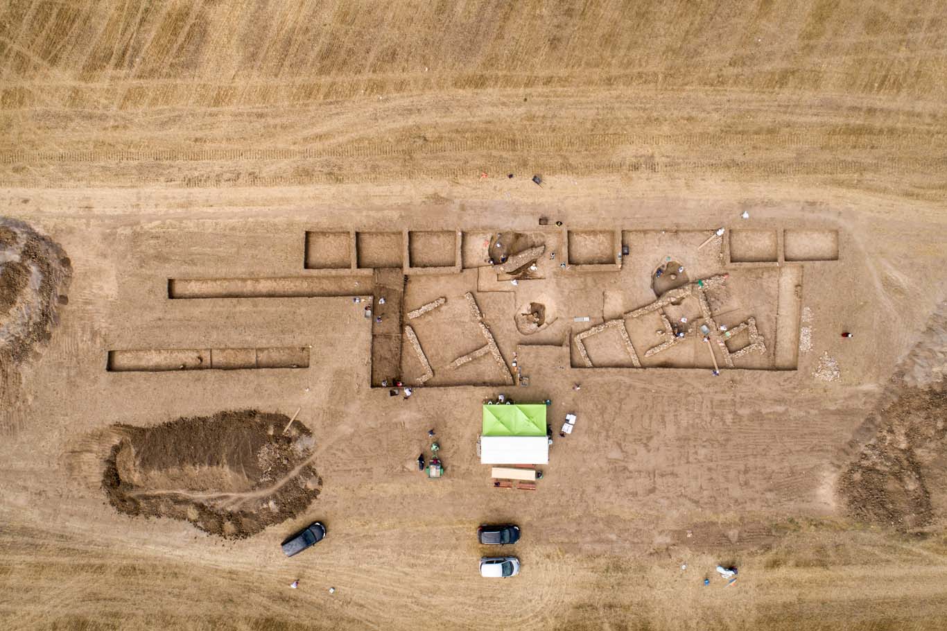 Aerial photograph of an archaeological dig